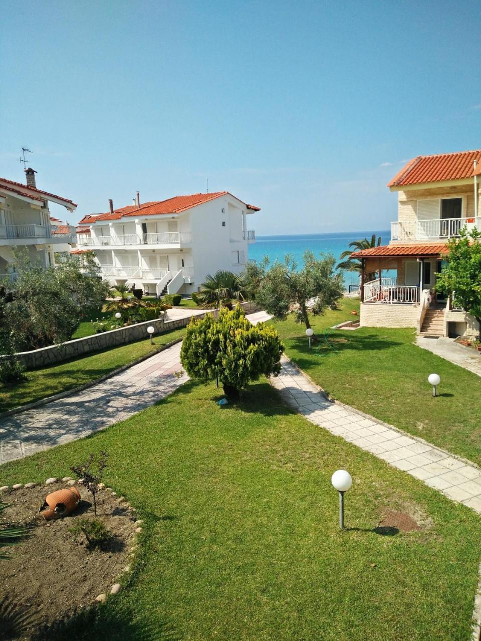 Aello Sea-Seafront Apartments Skala Fourkas Bagian luar foto