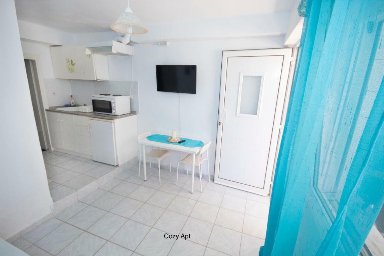 Aello Sea-Seafront Apartments Skala Fourkas Bagian luar foto